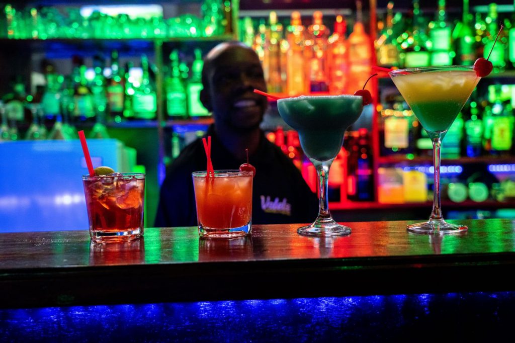 valelse sports bar and restaurant st lucia cocktails with bartender