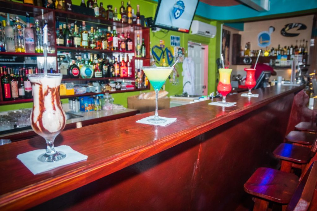 valelse sports bar and restaurant st lucia drinks ready