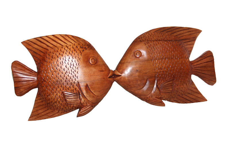 Eudovic's gallery wood carving of fishes kissing